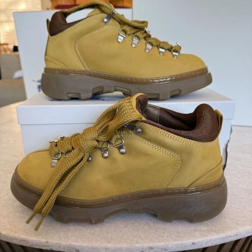 Burberry men trek